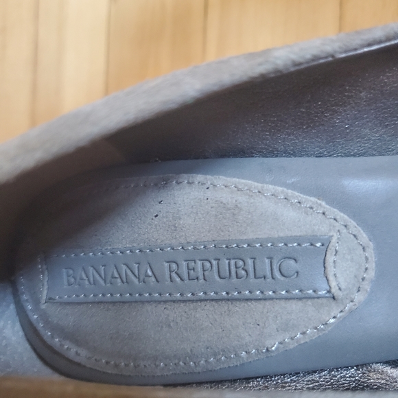 Banana Republic heels, size 7, grey, velvet, party - Picture 9 of 10